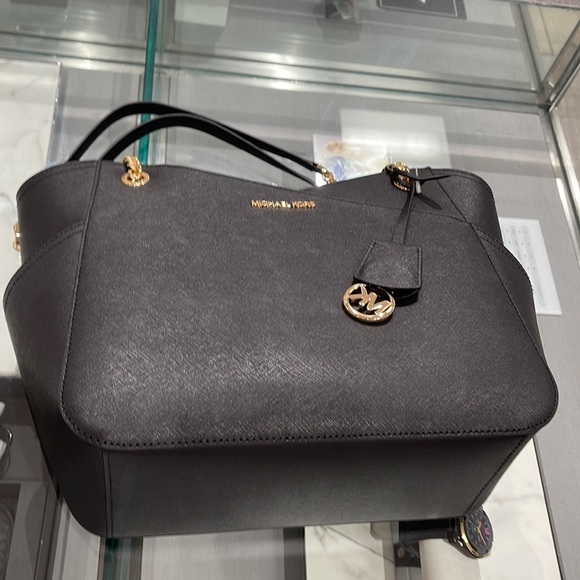 Michael Kors Jet Set Travel Large Chained Tote Shoulder Bag MK Black 

NWT - Picture 12 of 16